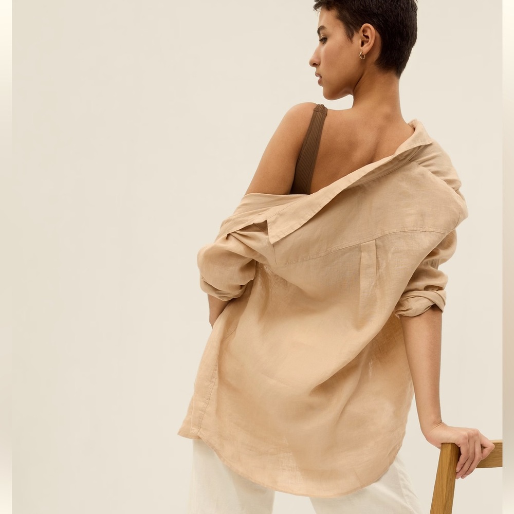 Banana Republic button up in Tan